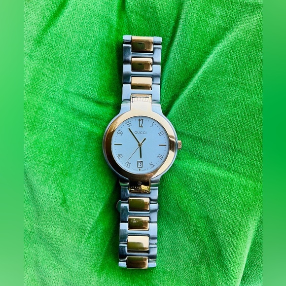 Authentic GUCCI DRESS watch🧡🤍🧡 - Picture 6 of 16